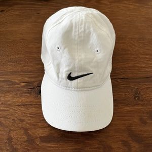 Nike Infant Swoosh Cap in White